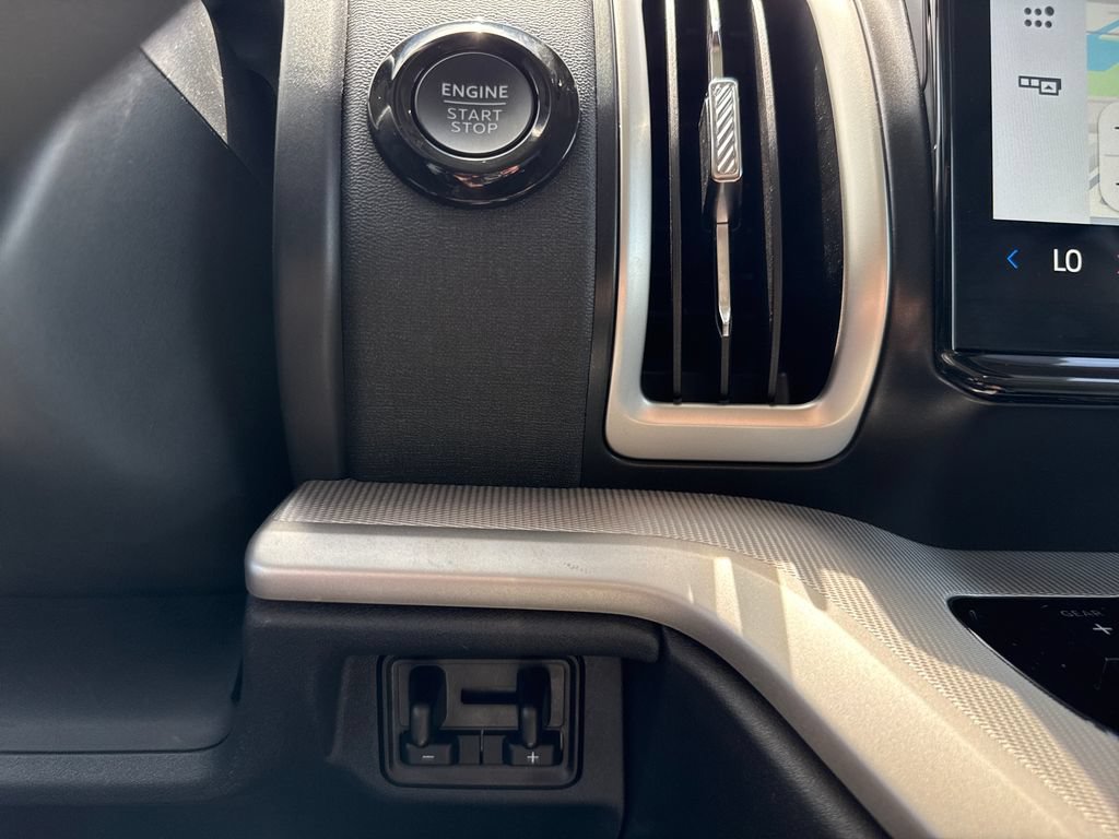 Used 2025 Ford Expedition Active RWD image 28