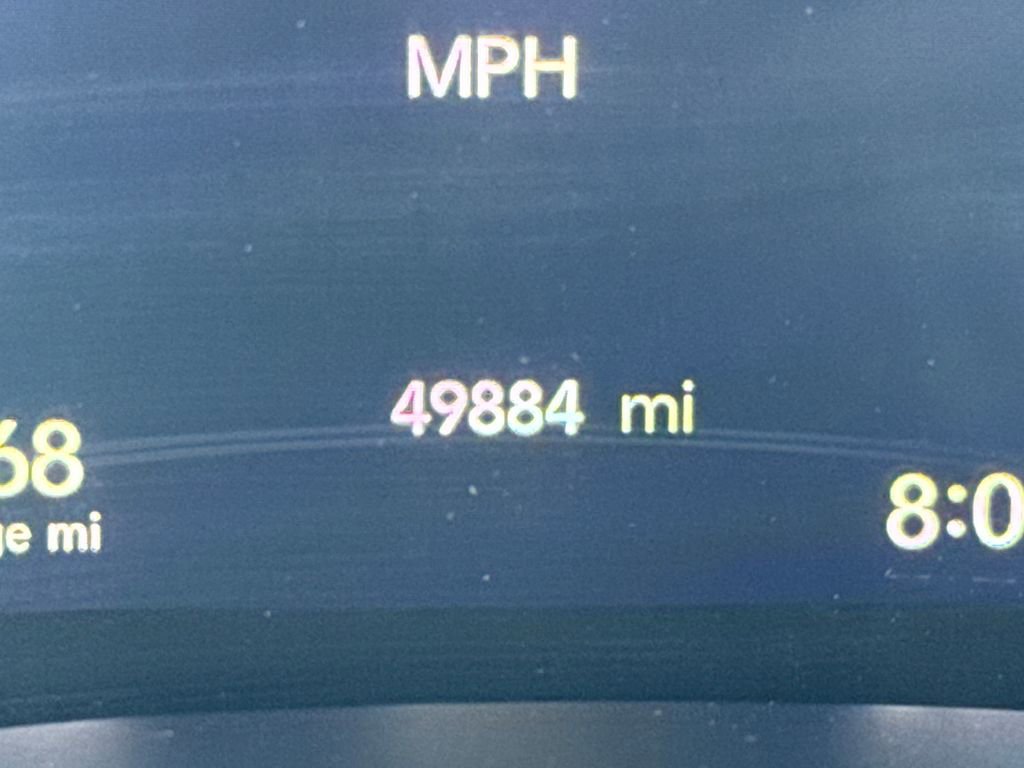 Used 2025 Chrysler Pacifica Limited image 23