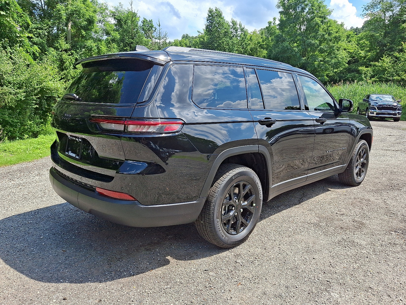 New 2025 Jeep Grand Cherokee L Altitude image 4