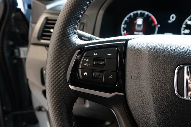 Certified 2025 Honda Ridgeline Black Edition image 21