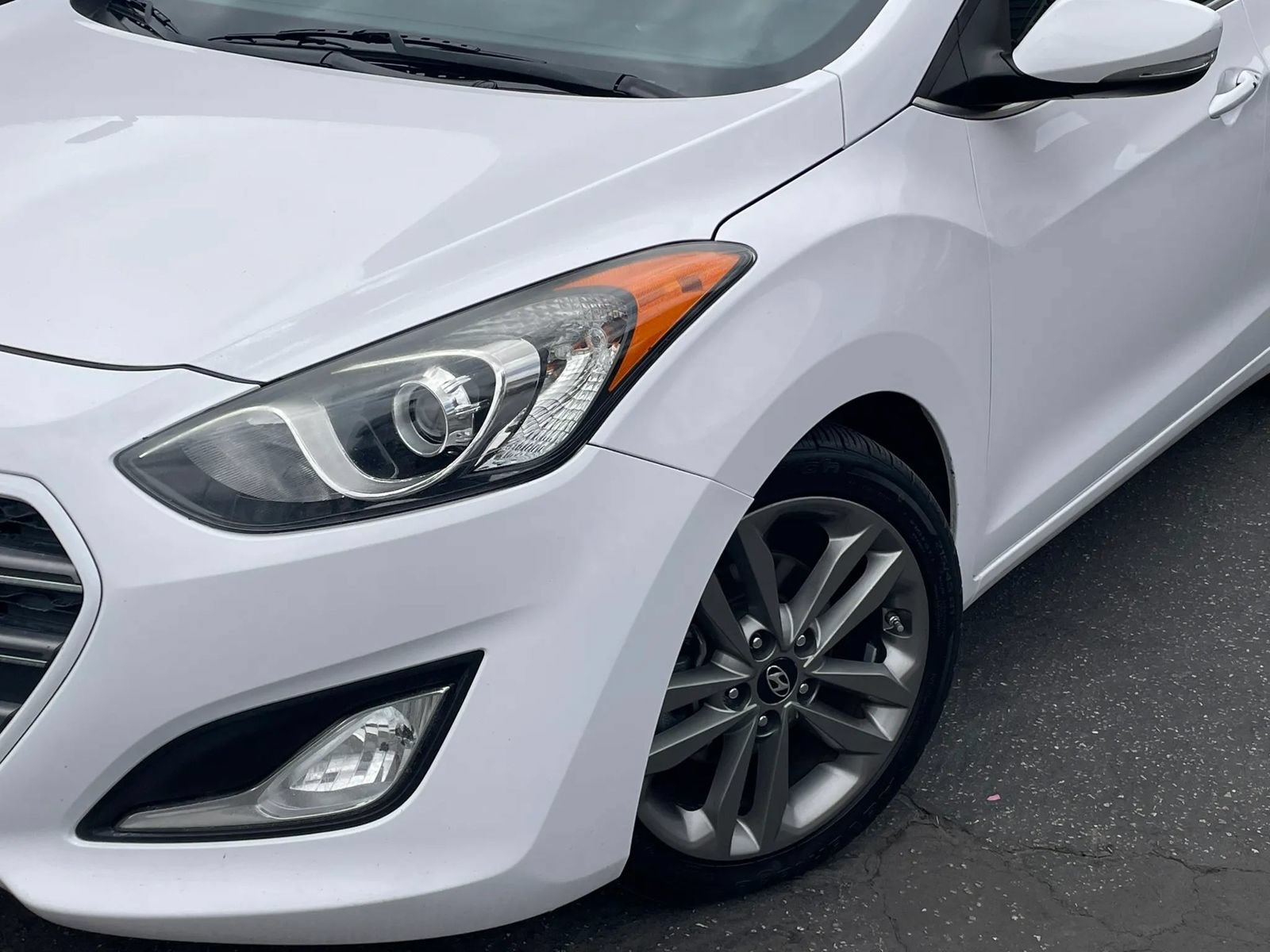 Used 2016 Hyundai Elantra GT w/ Option Group 03 FWD image 3