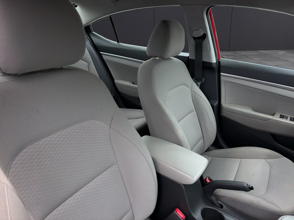 Used 2020 Hyundai Elantra SE FWD image 14