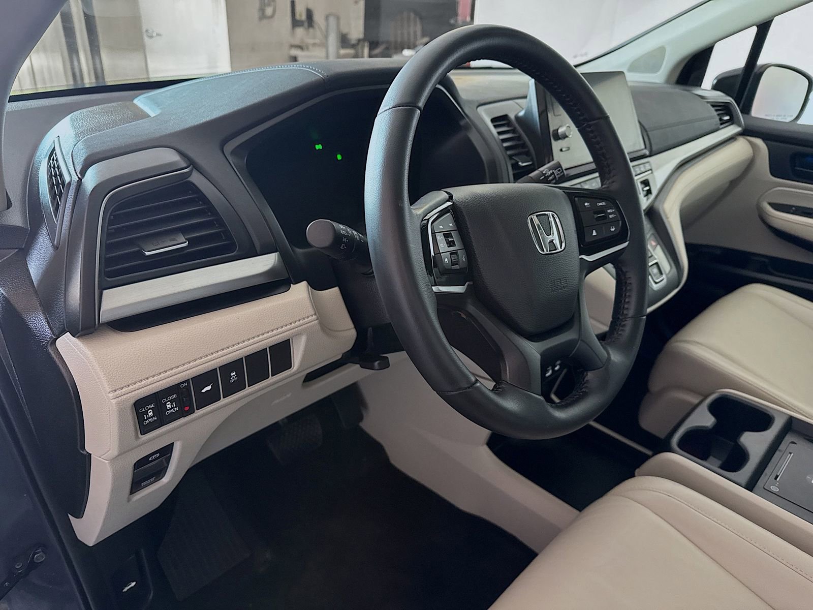 Used 2025 Honda Odyssey EX-L image 7