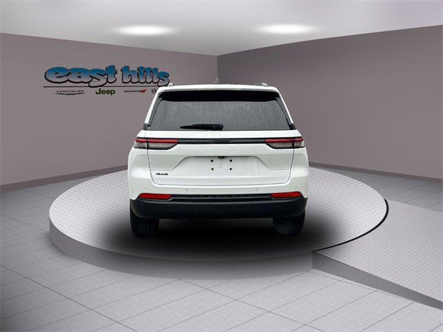 Certified 2023 Jeep Grand Cherokee Altitude image 6