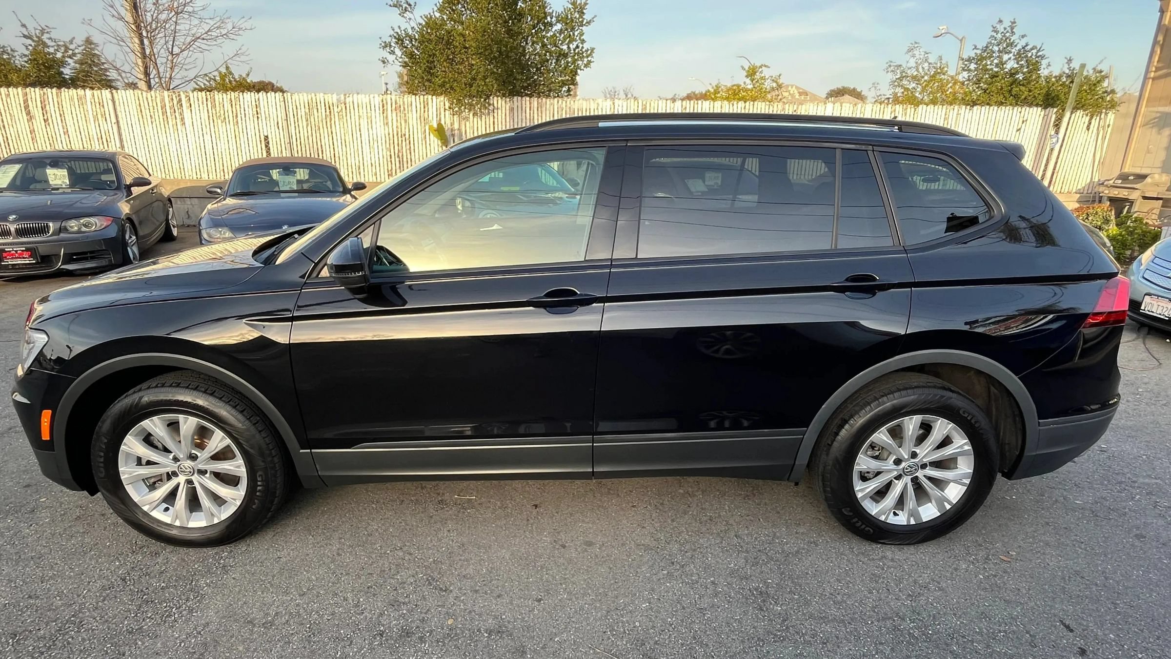Used 2020 Volkswagen Tiguan S FWD image 4