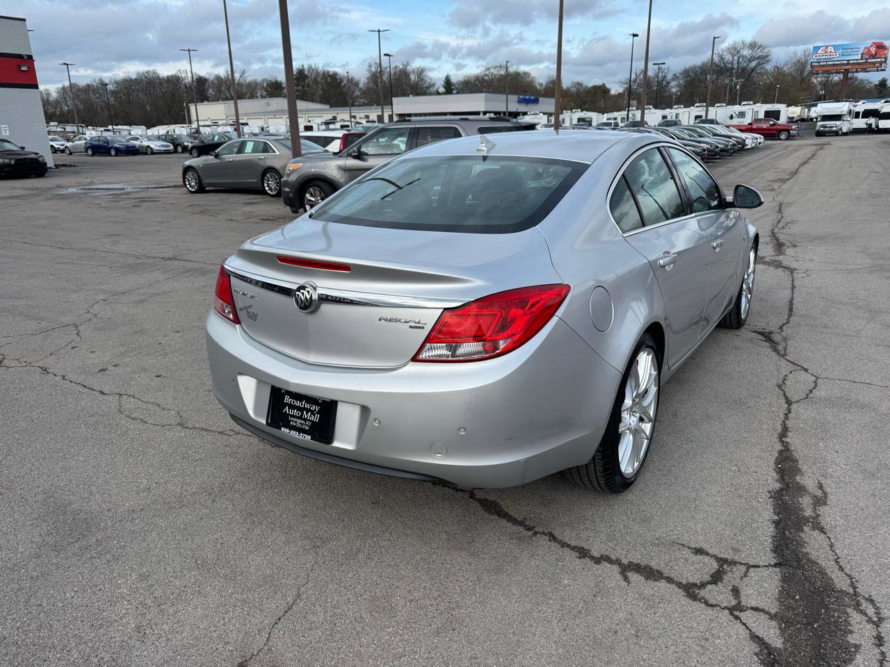 Used 2011 Buick Regal CXL w/ RL5 Preferred Equipment Group image 3