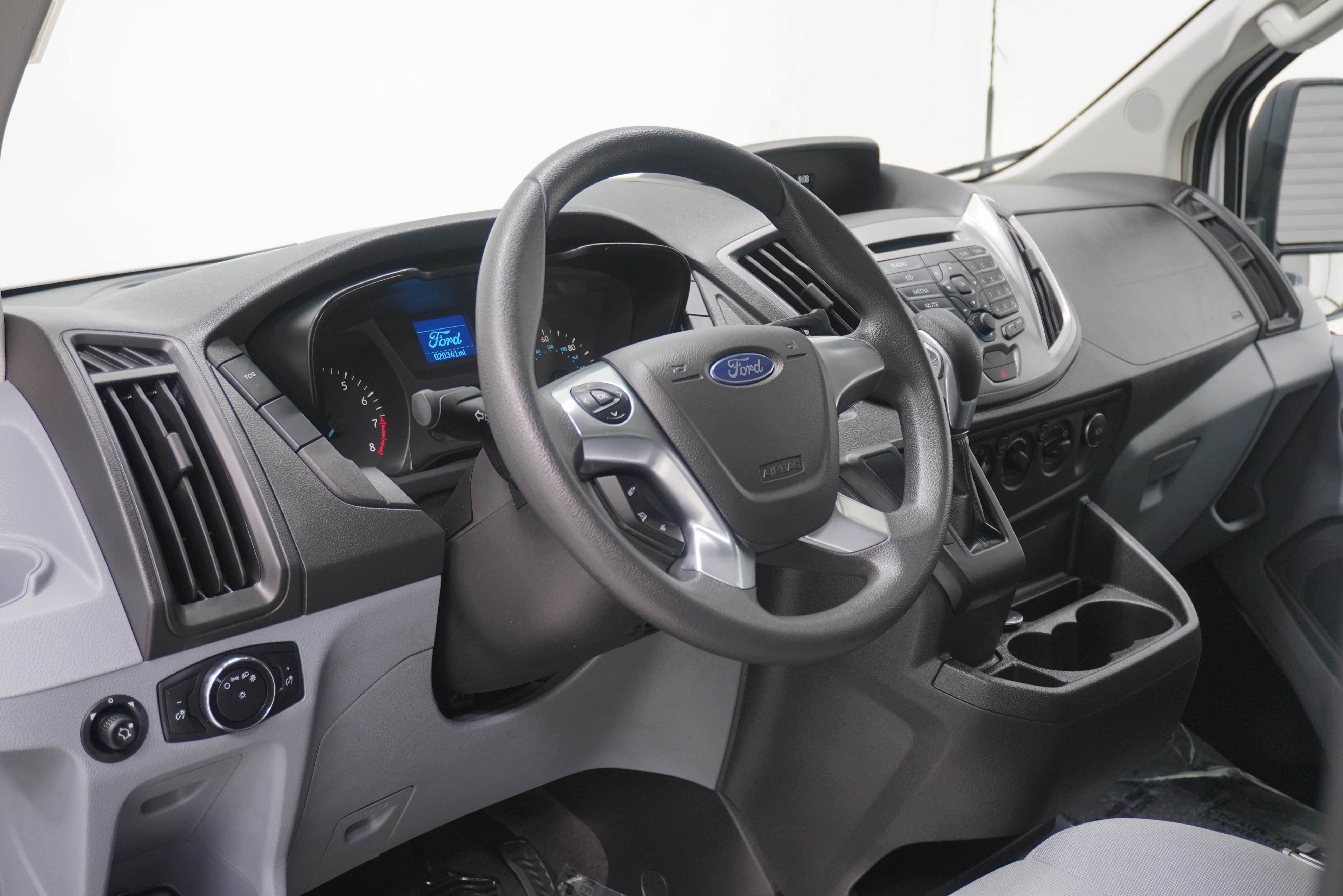 Used 2015 Ford Transit 350 XLT RWD image 8