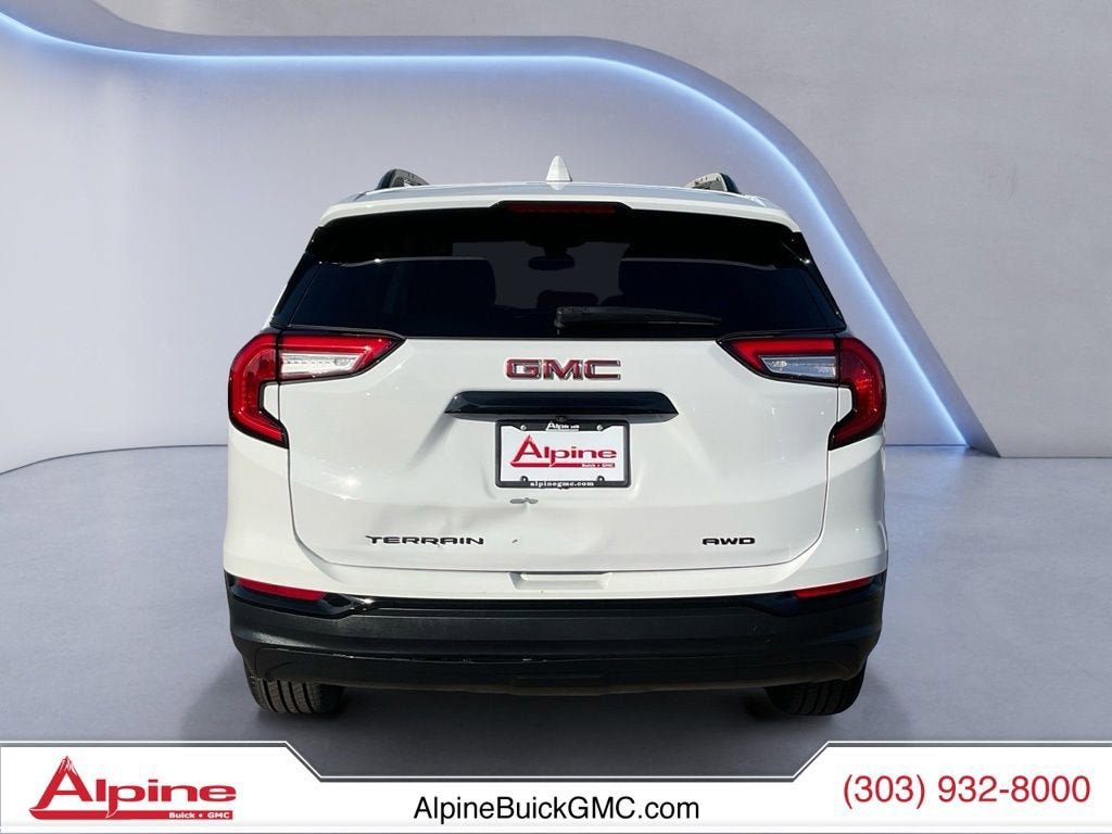 Used 2023 GMC Terrain SLE w/ Driver Convenience Package AWD/4WD image 4