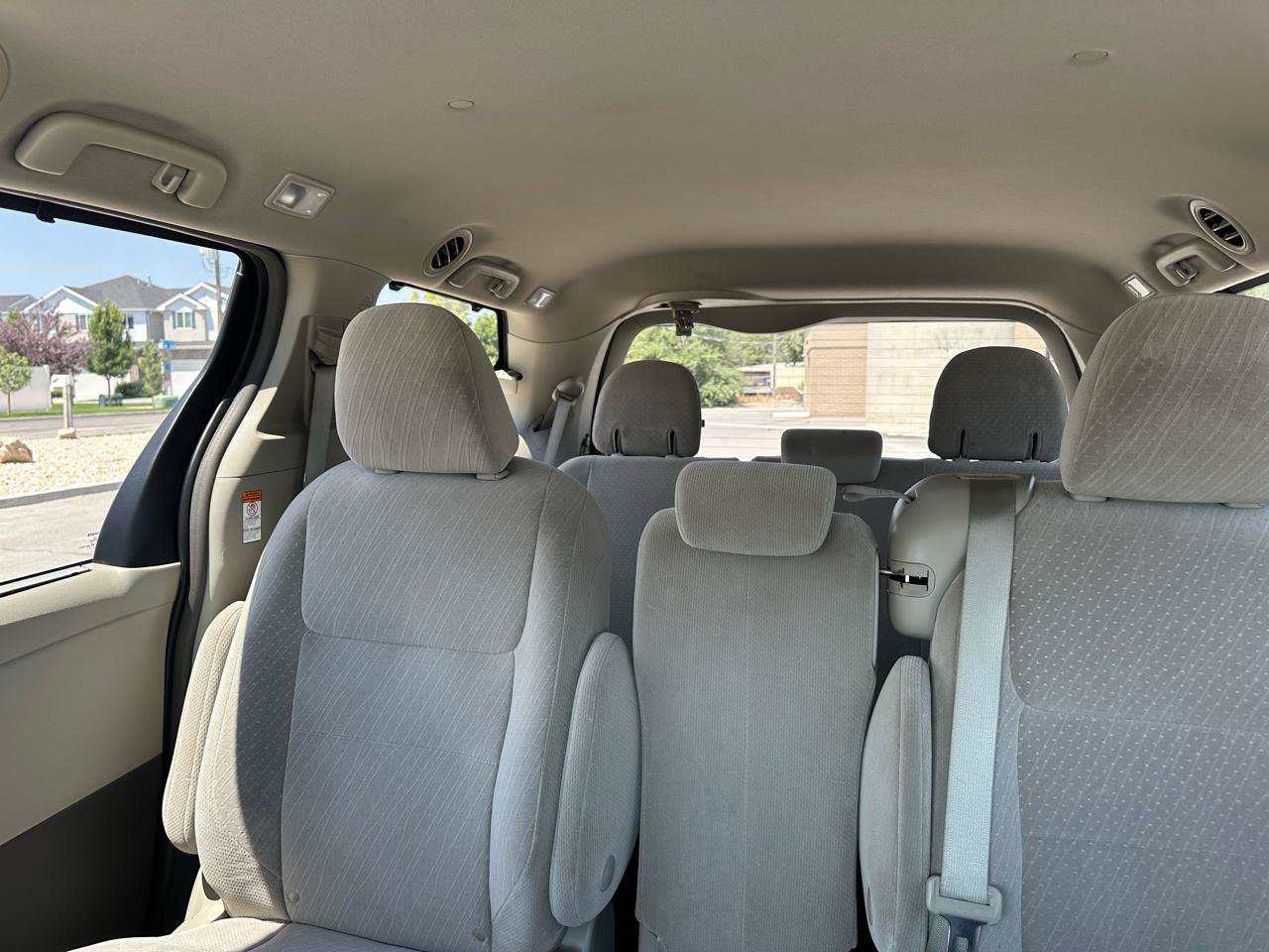 Used 2018 Toyota Sienna LE w/ Protection Package FWD image 17