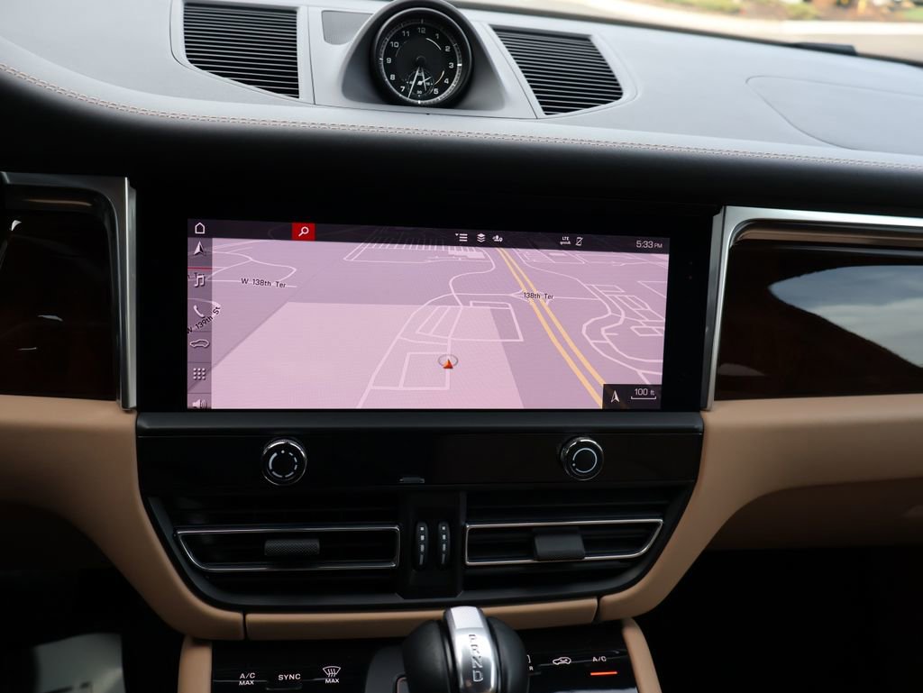 Used 2022 Porsche Macan S image 21