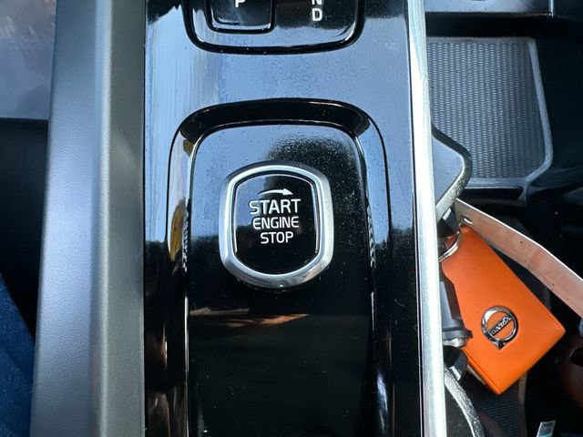 Used 2024 Volvo XC60 B5 Core image 35