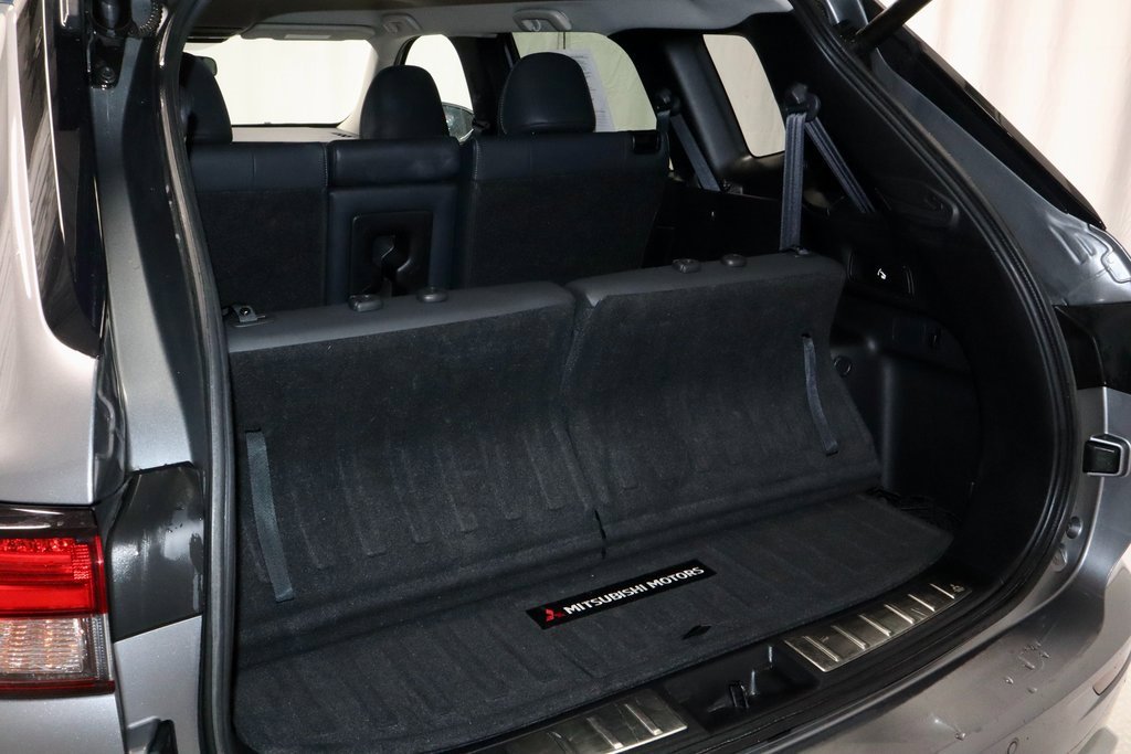 Used 2022 Mitsubishi Outlander SE image 13