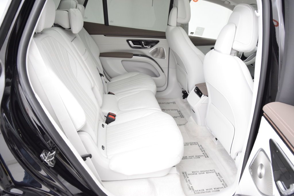 Used 2023 Mercedes-Benz EQS 580 4MATIC SUV image 19