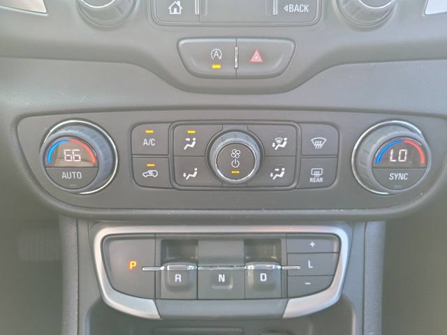 Used 2024 GMC Terrain SLT FWD image 22