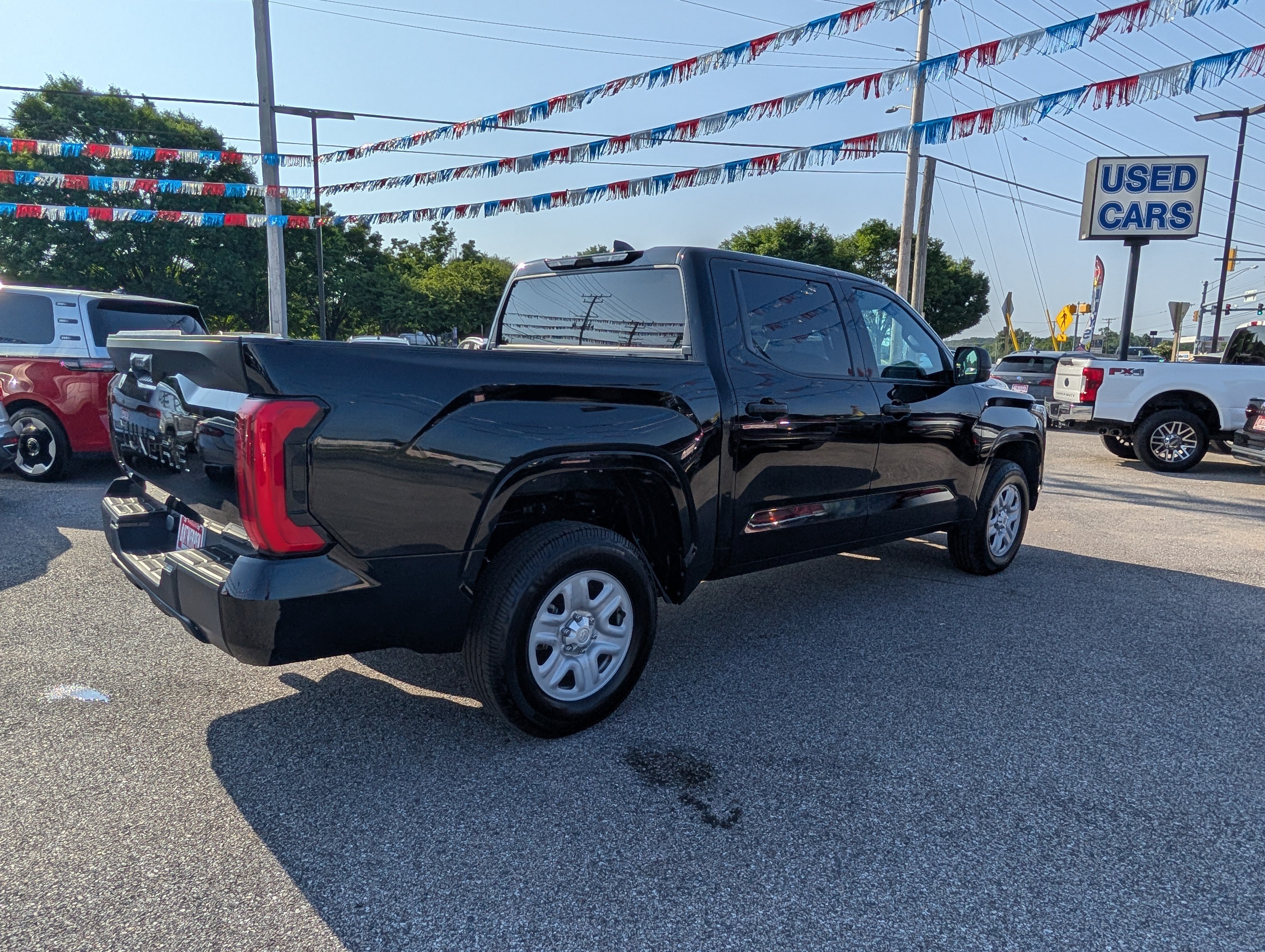 Used 2025 Toyota Tundra SR AWD/4WD image 3