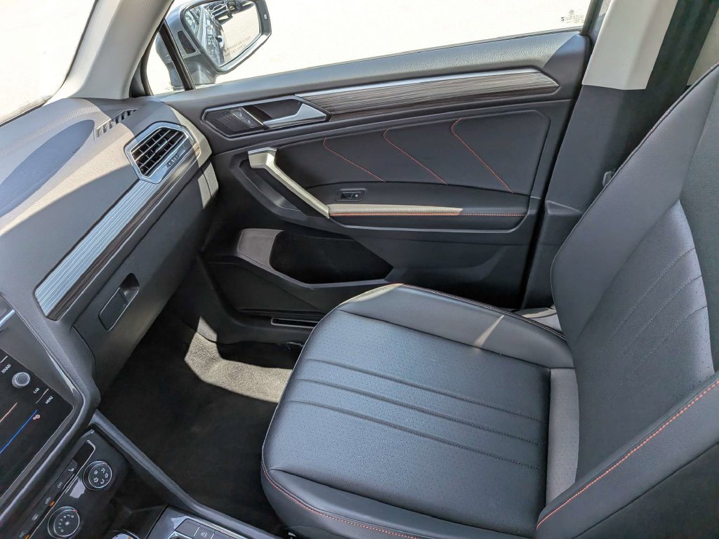 Used 2024 Volkswagen Tiguan Wolfsburg Edition AWD/4WD image 16