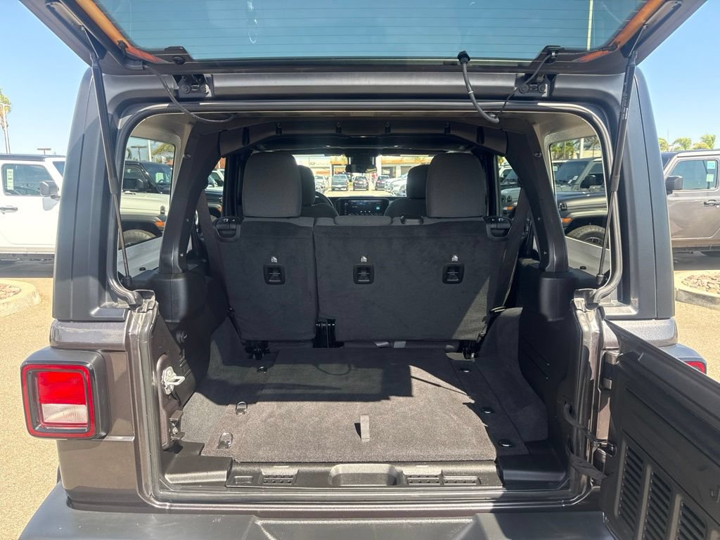 Used 2025 Jeep Wrangler Unlimited Sport AWD/4WD image 26