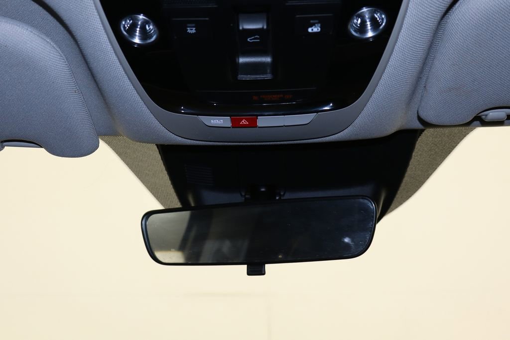 Used 2025 Kia Sorento S w/ Panoramic Sunroof Package image 23