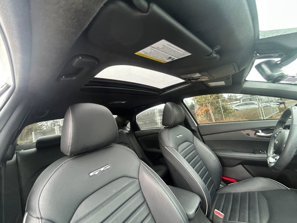 Used 2023 Kia Forte GT-Line w/ GT-Line Premium Package image 27