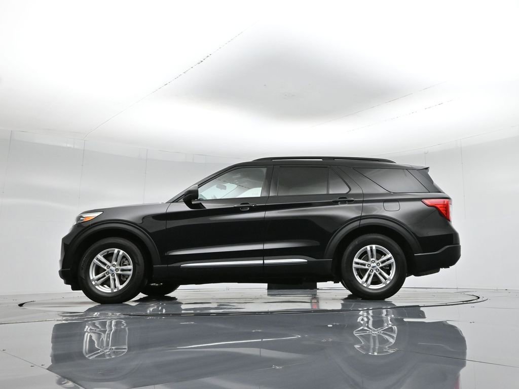 Used 2022 Ford Explorer XLT w/ Equipment Group 202A image 57