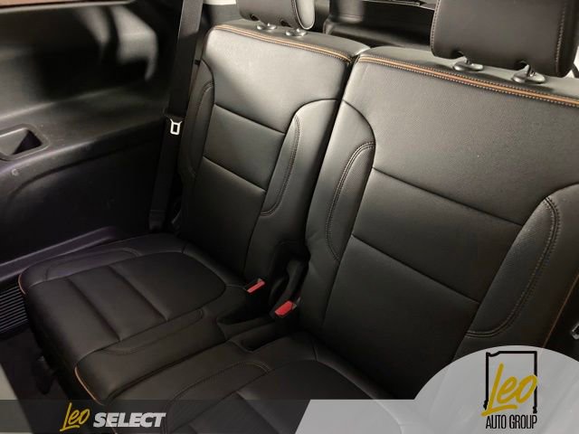 Used 2023 GMC Acadia AT4 w/ Technology Package AWD/4WD image 27