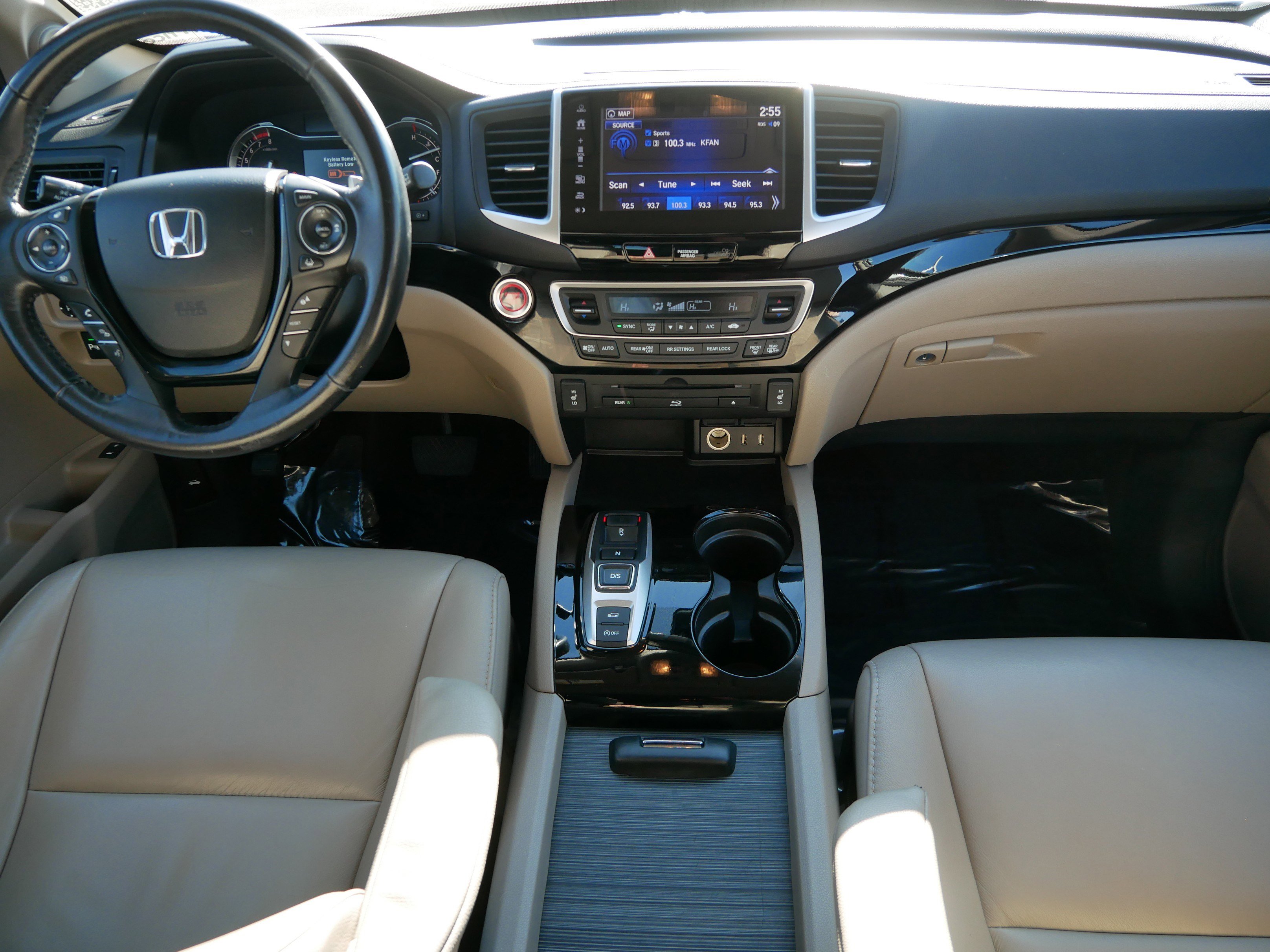 Used 2017 Honda Pilot Touring image 10