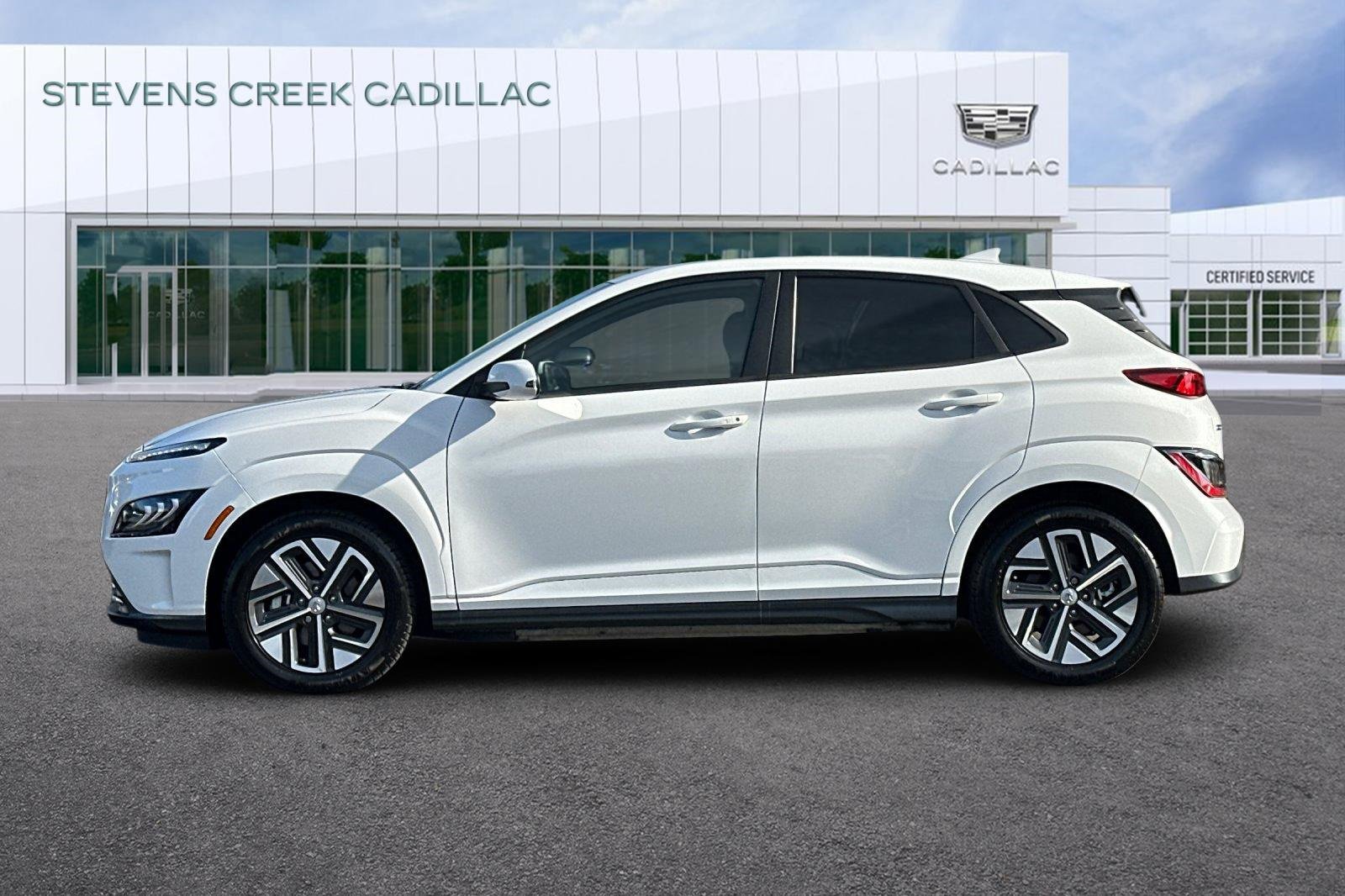 Used 2023 Hyundai Kona Limited w/ Cargo Package image 6