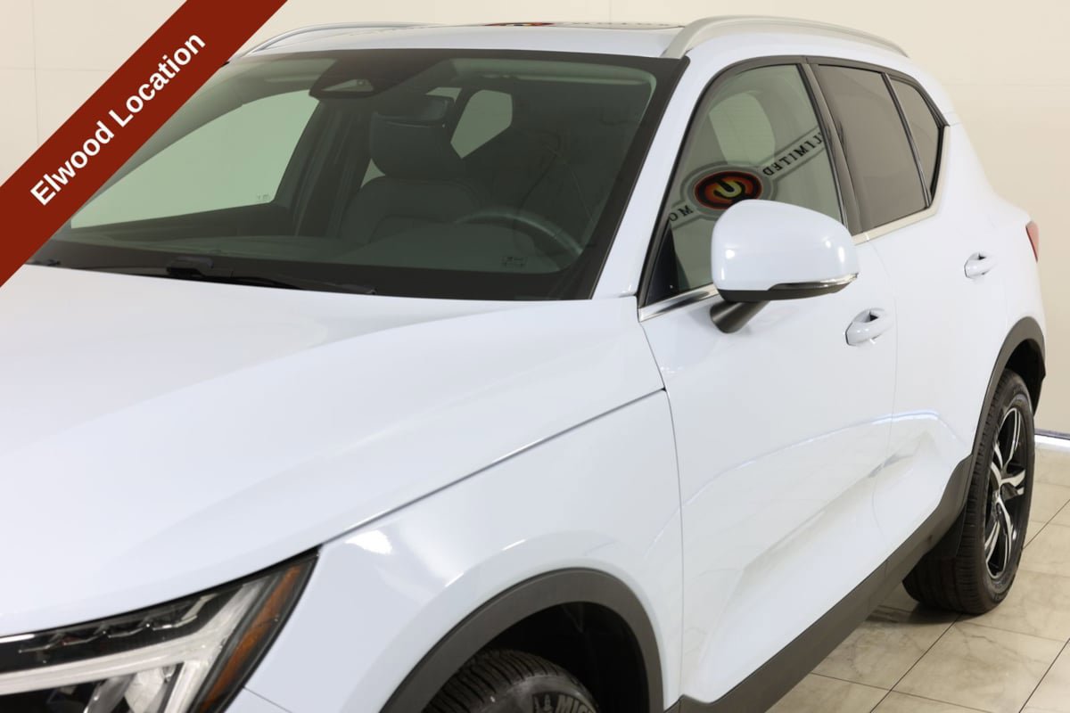 Used 2025 Volvo XC40 B5 Core AWD/4WD image 46