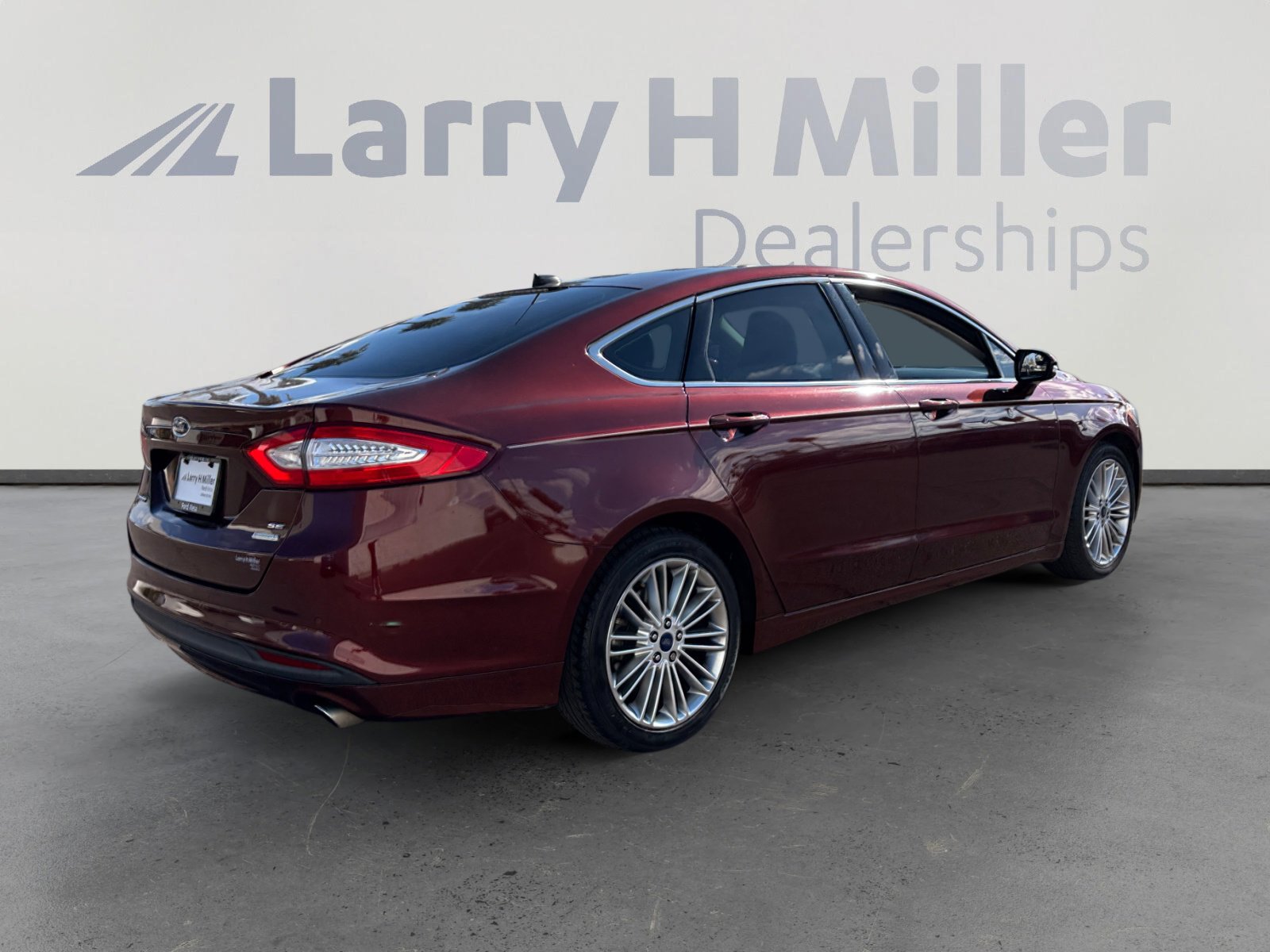 Used 2015 Ford Fusion SE w/ Equipment Group 202A image 5