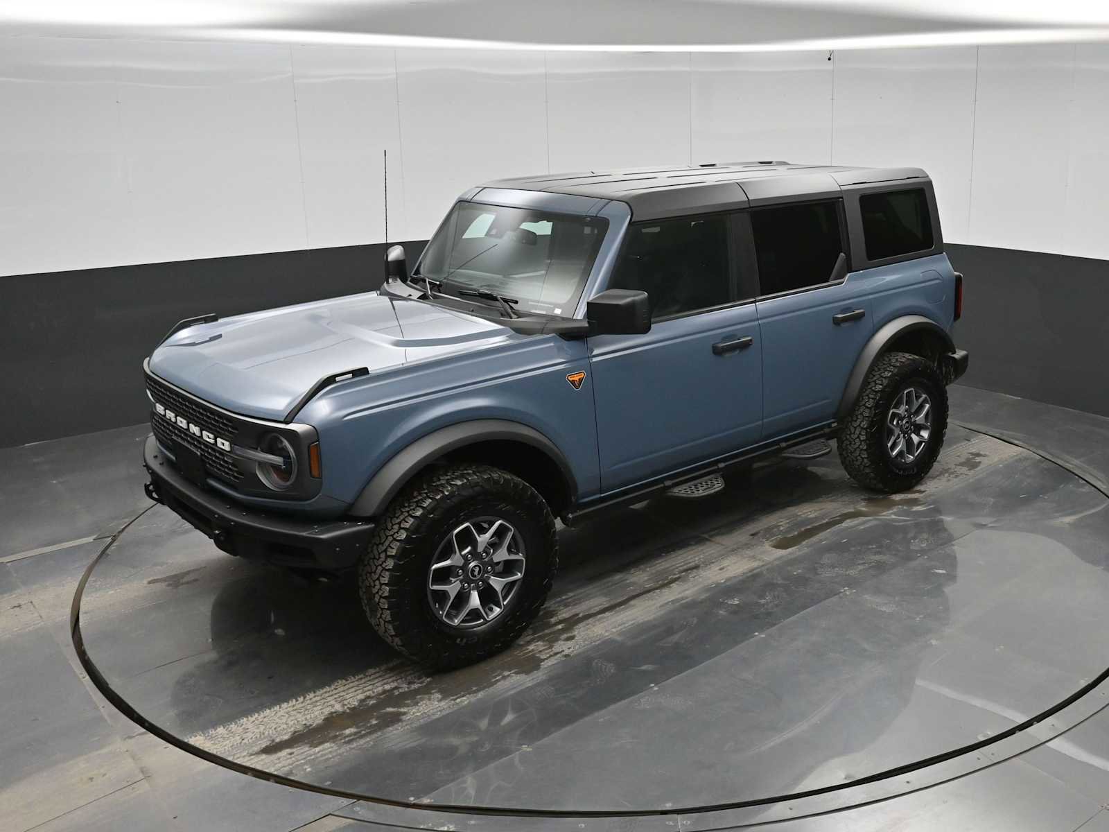 Used 2024 Ford Bronco Badlands image 28