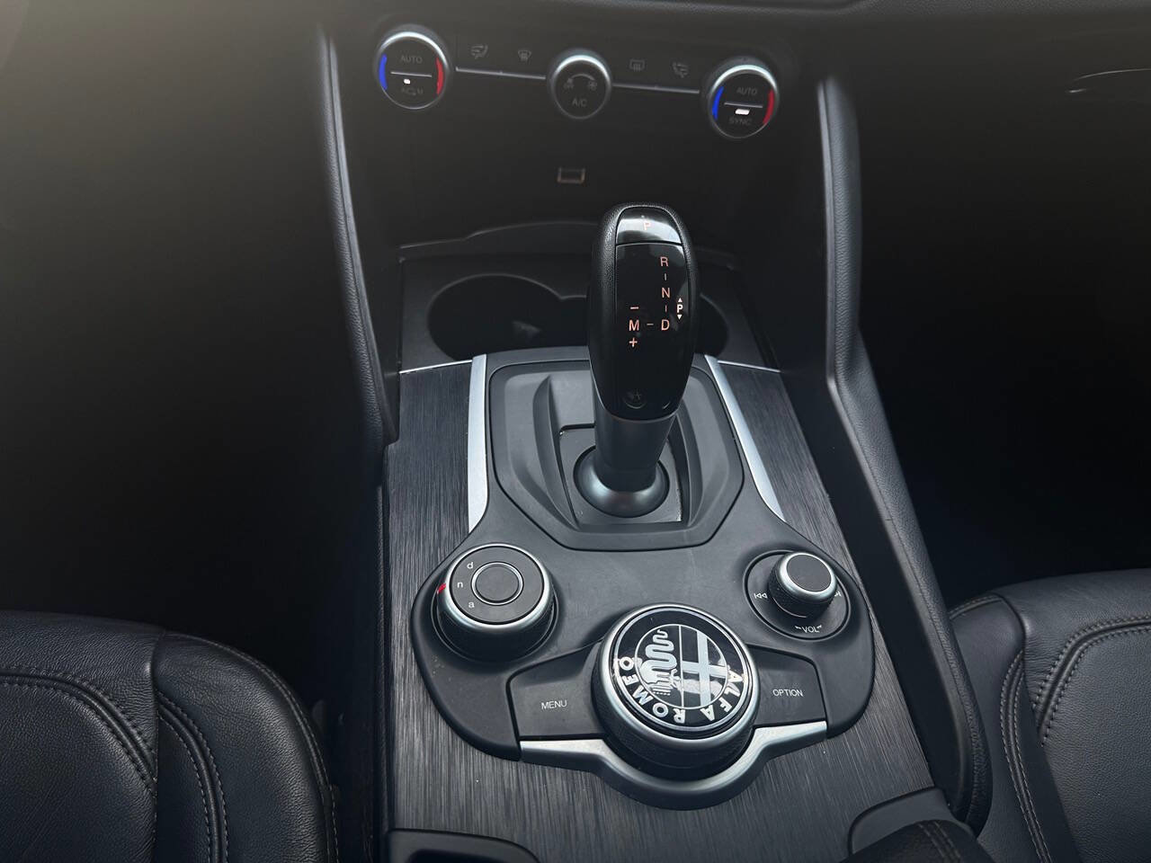 Used 2019 Alfa Romeo Giulia image 18