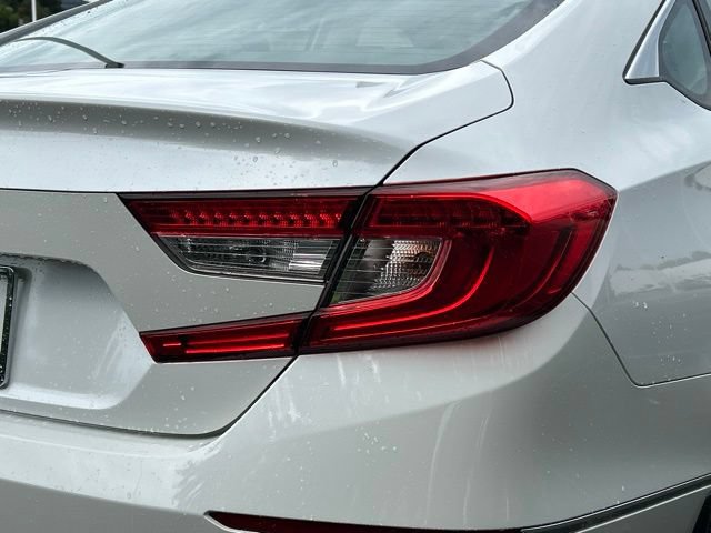 Used 2018 Honda Accord EX image 11