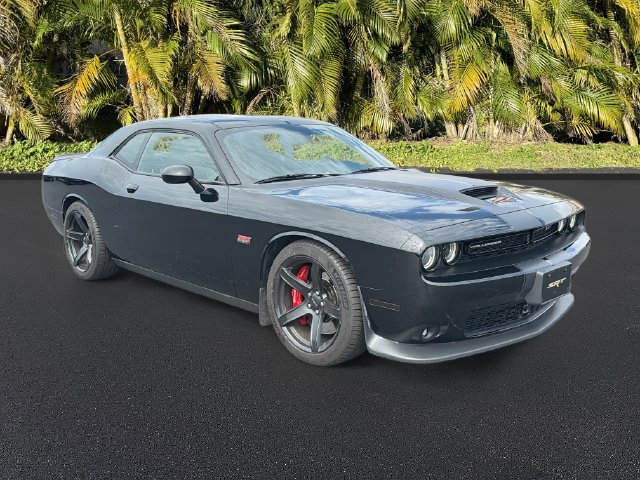 Used 2018 Dodge Challenger SRT w/ Technology Group RWD image 2