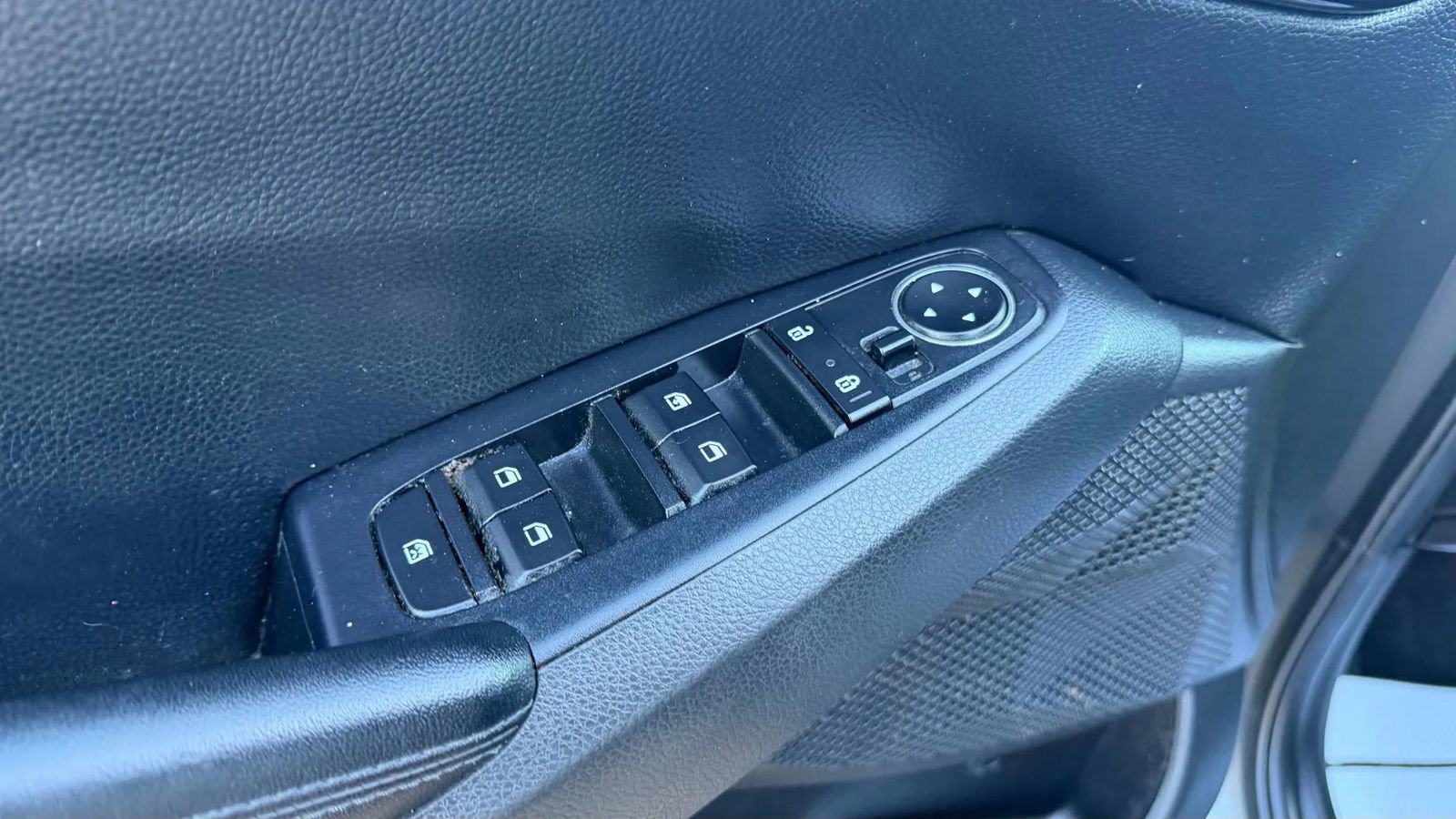 Used 2021 Kia Seltos S image 17