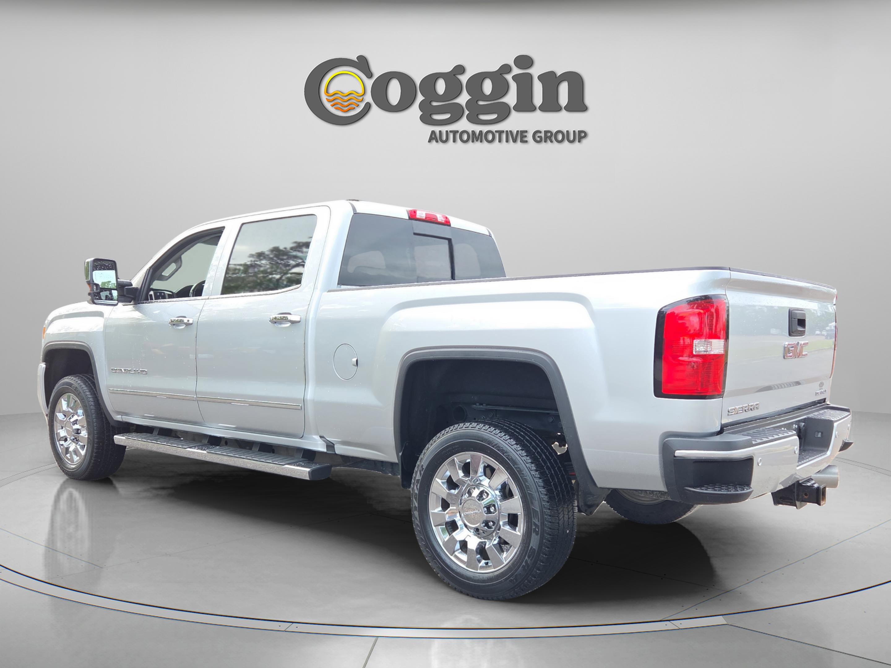 Used 2019 GMC Sierra 2500 Denali w/ Duramax Plus Package image 3