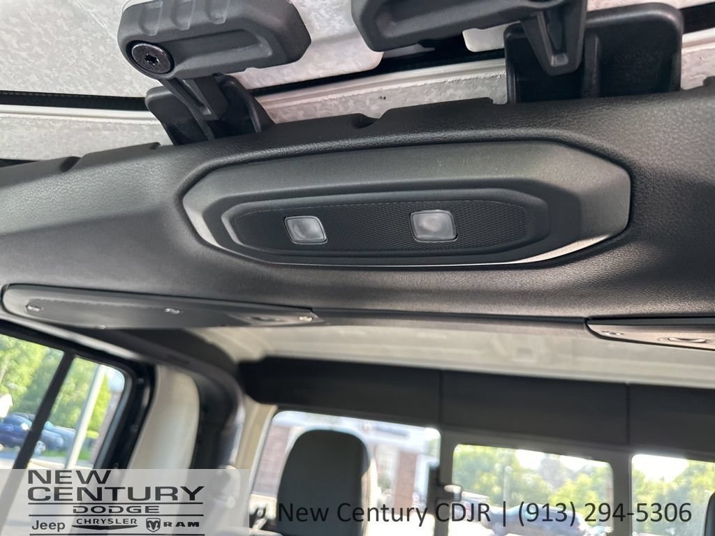 New 2025 Jeep Gladiator Sport AWD/4WD image 32