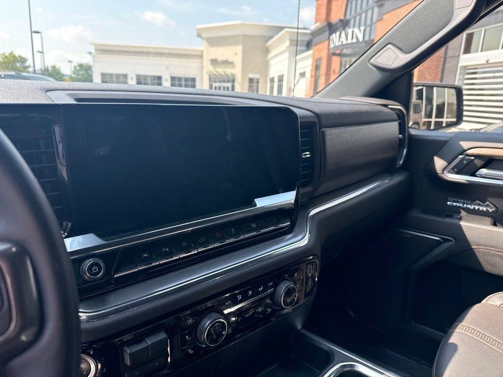 Used 2024 Chevrolet Silverado 1500 High Country w/ Technology Package AWD/4WD image 6