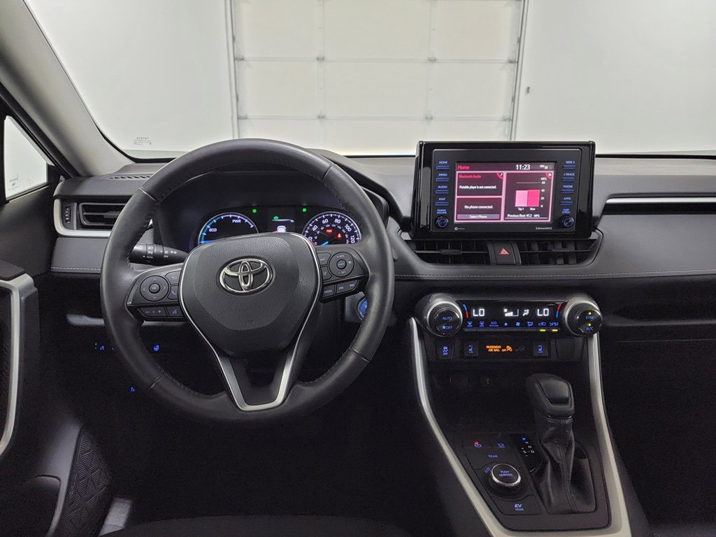 Used 2020 Toyota RAV4 XLE w/ XLE Grade Weather Package AWD/4WD image 12