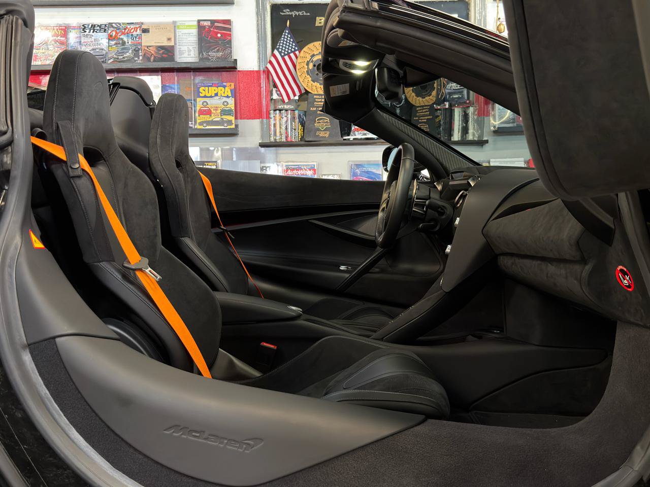 Used 2022 McLaren 720S Performance RWD image 30