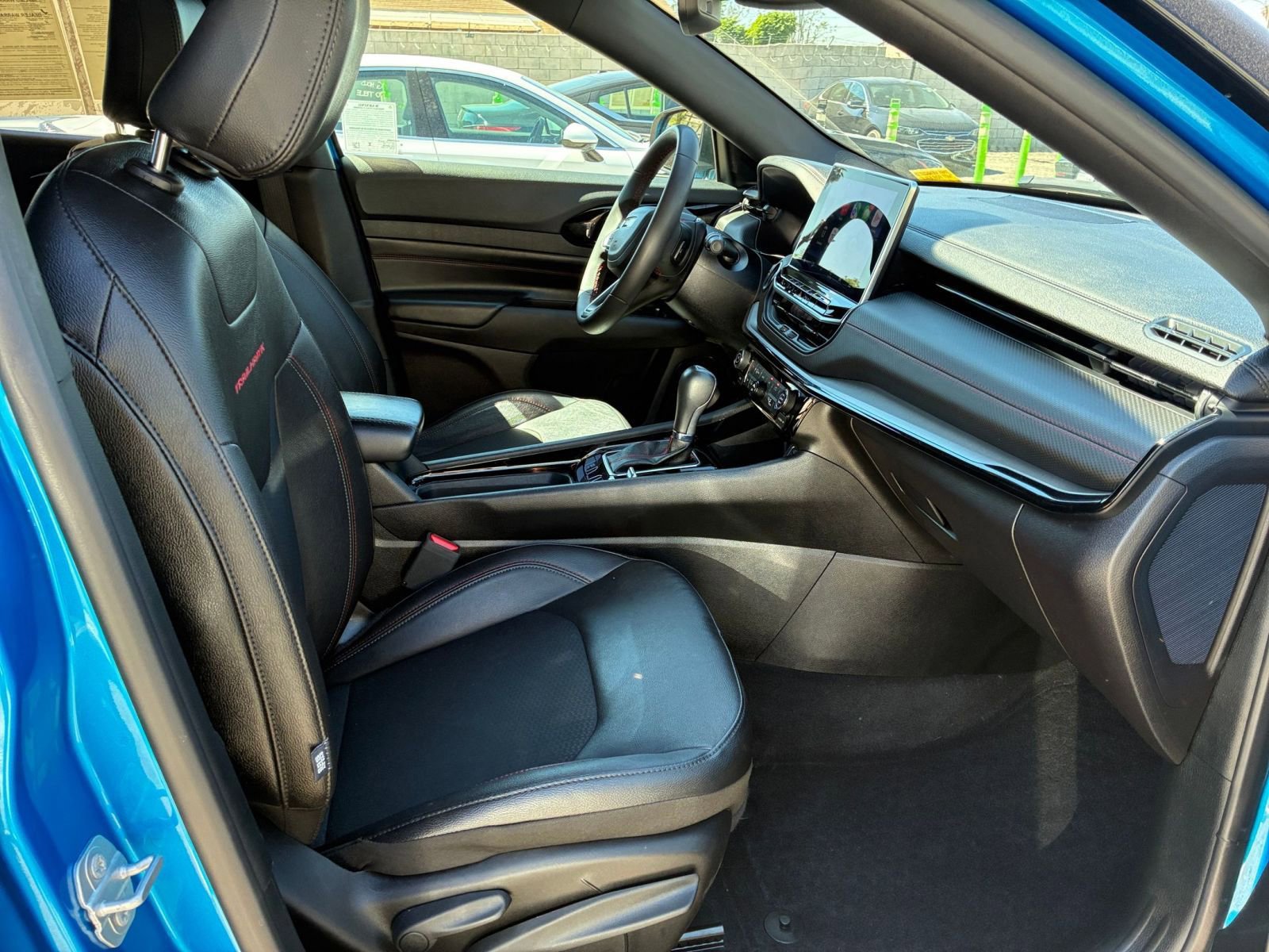Used 2025 Jeep Compass Trailhawk AWD/4WD image 35