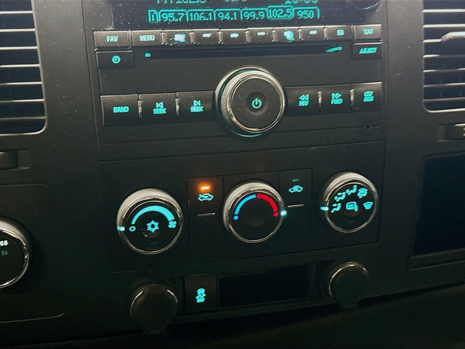 Used 2012 Chevrolet Silverado 1500 LT AWD/4WD image 16