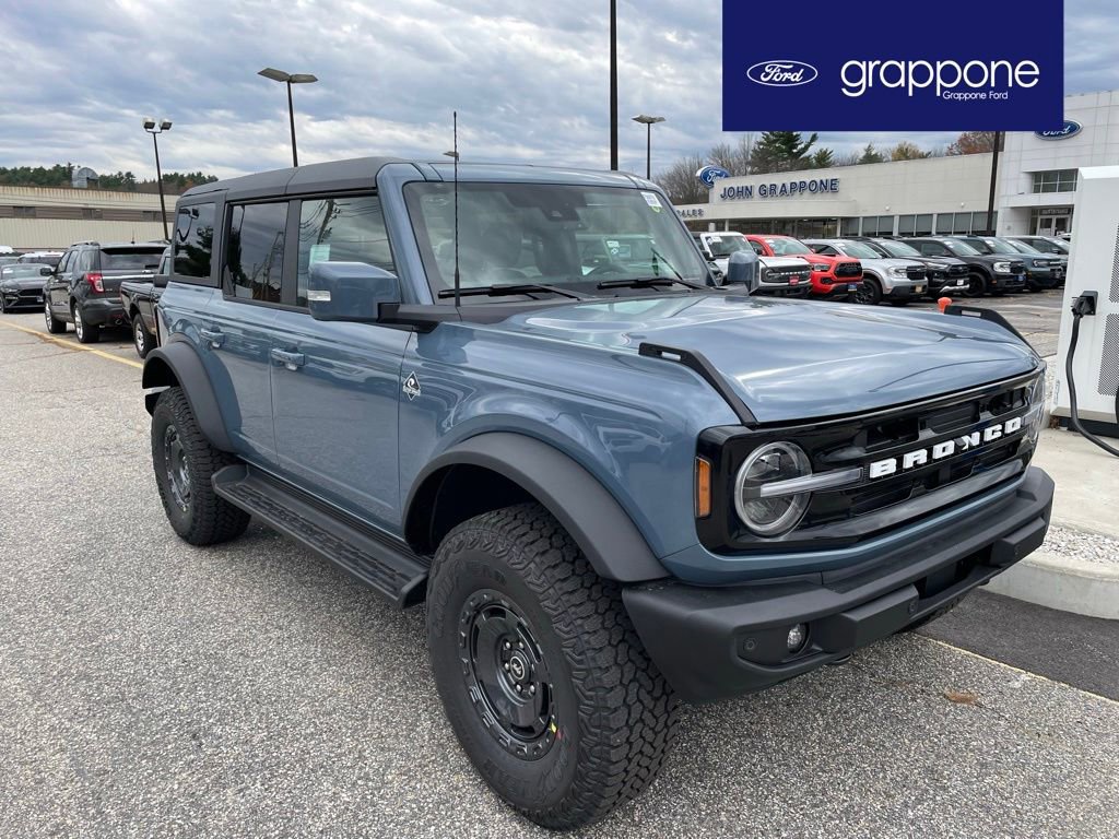 New 2025 Ford Bronco Outer Banks w/ Sasquatch Package