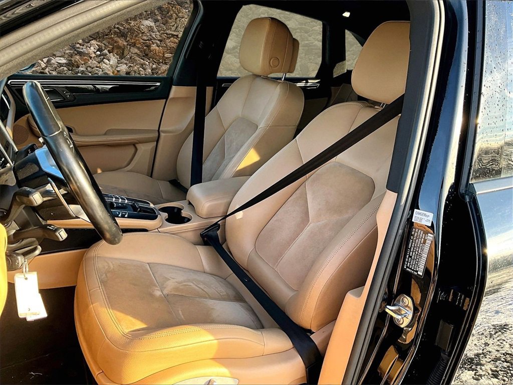 Used 2018 Porsche Macan image 22