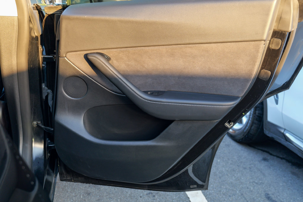 Used 2022 Tesla Model Y Performance AWD/4WD image 28