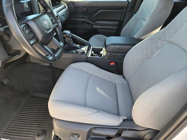 Certified 2025 Toyota Tacoma SR5 AWD/4WD image 18