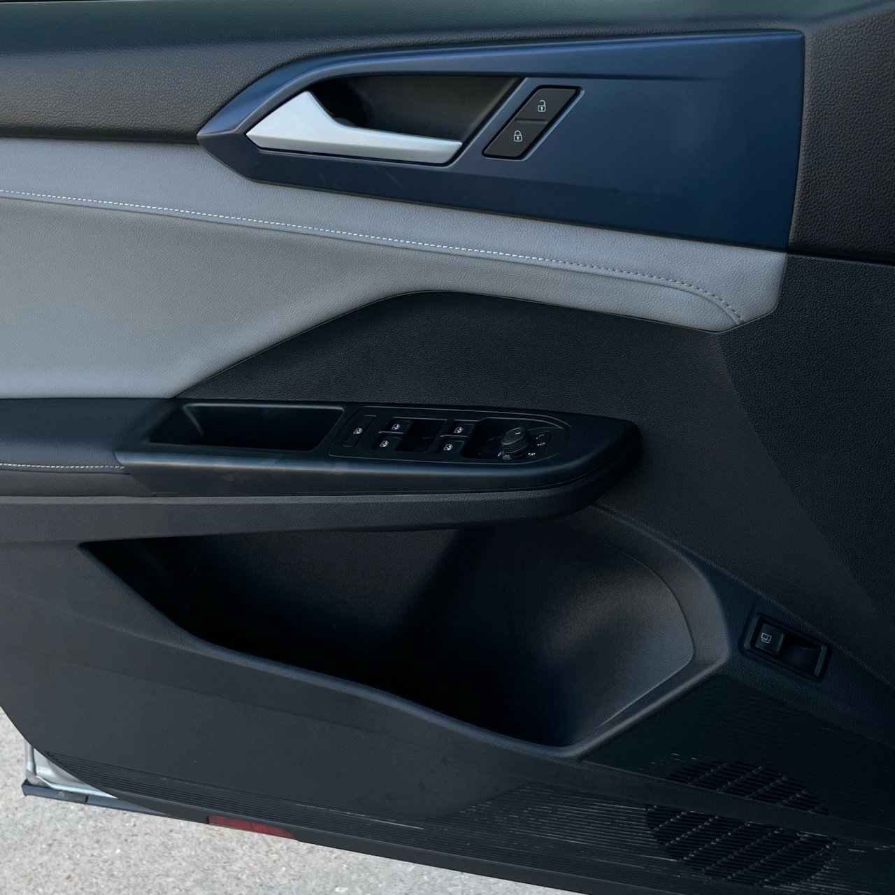 Used 2024 Volkswagen Taos SE image 20