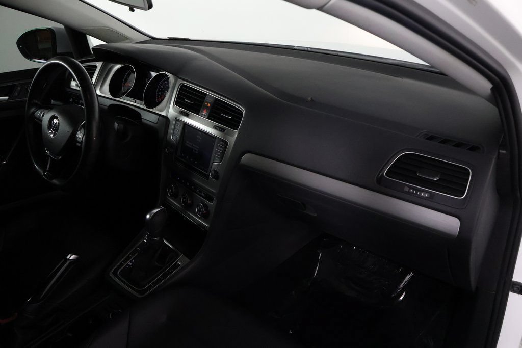 Used 2017 Volkswagen Golf S FWD image 9