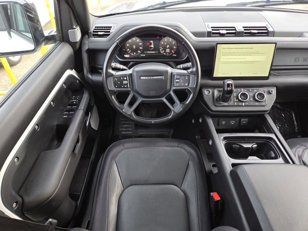 Used 2024 Land Rover Defender 130 X-Dynamic SE image 21