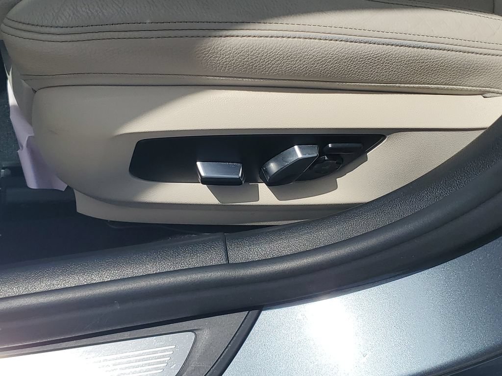 Used 2018 BMW 540i RWD image 16