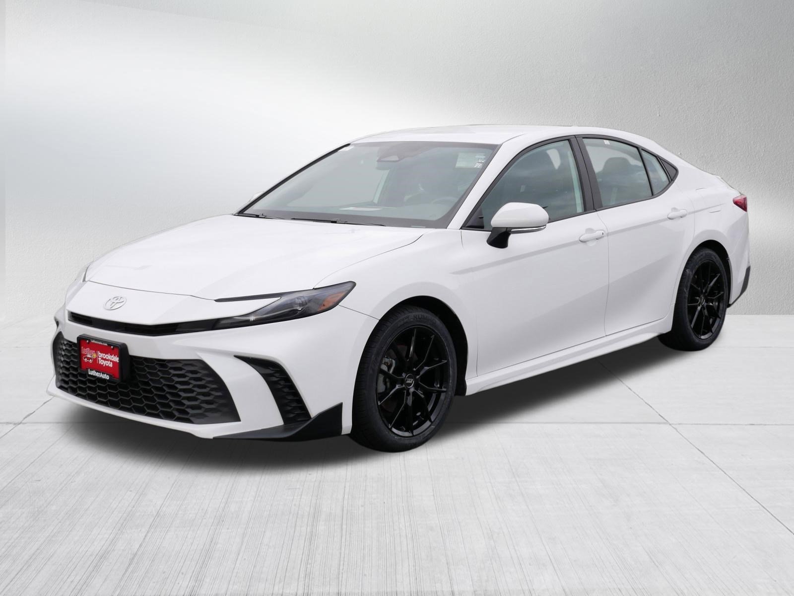 Certified 2025 Toyota Camry SE FWD image 3